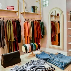 LIVE LISTING...LIKE & SHARE💓💕 GET NOTIFIED WHEN IM LIVE!!